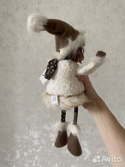 Мягконабивная декоративная кукла