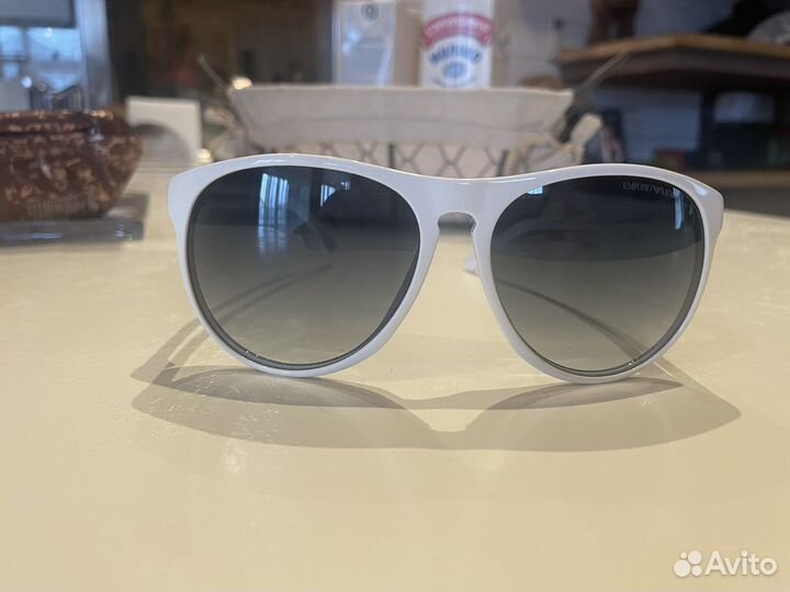 Солнцезащитные очки emporio armani