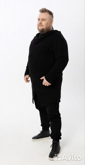 Модель plus size мужчина