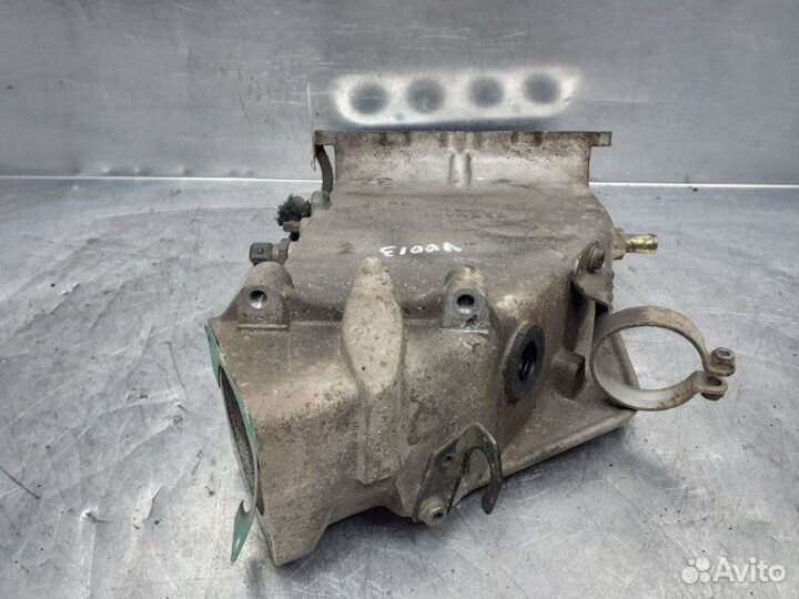 Коллектор впускной Volkswagen Passat B4