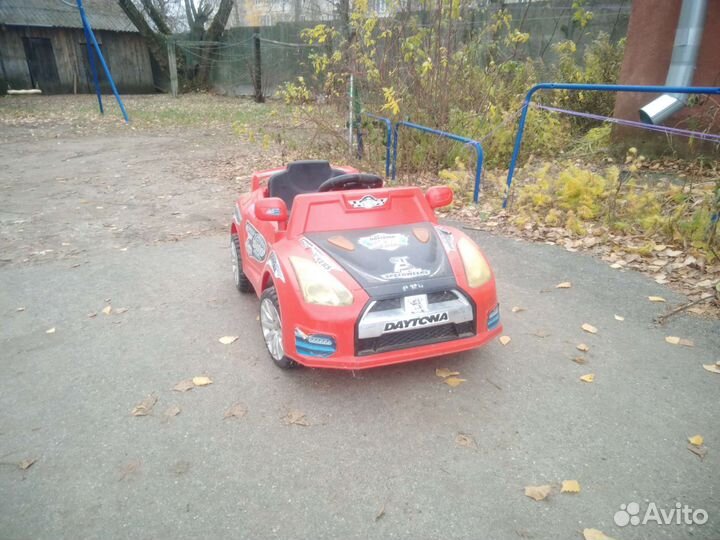 Детский электромобиль бу