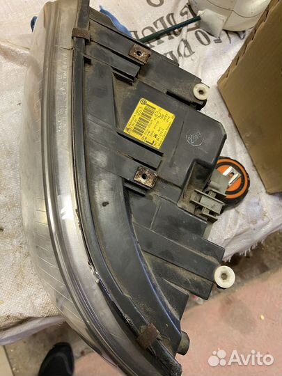 Фара Volkswagen Transporter T5 передняя левая