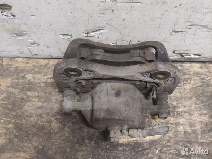 Суппорт Передний левый Kia Sportage 2