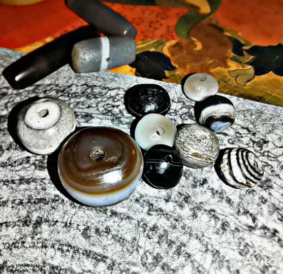 Бусина Дзи 2000 лет