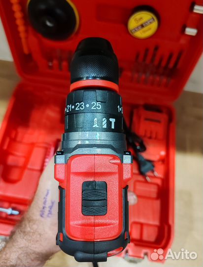 Бесщеточный дрель-шуруповерт Milwaukee 36 v