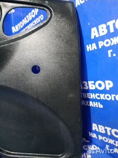 Задняя левая обшивка двери Chevrolet Niva