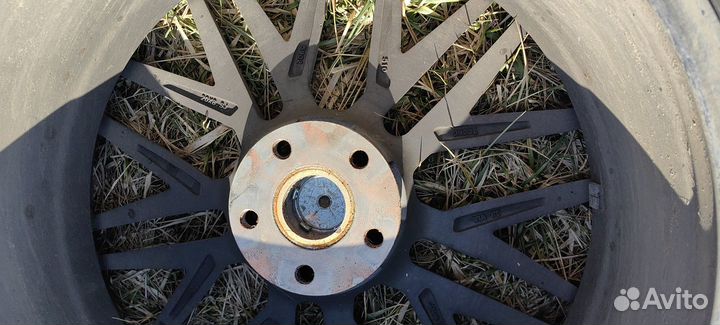 Продаю литые диски R20с летней резиной