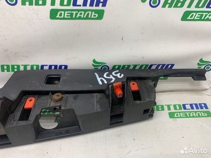 Накладка замка капота передняя Opel Astra J