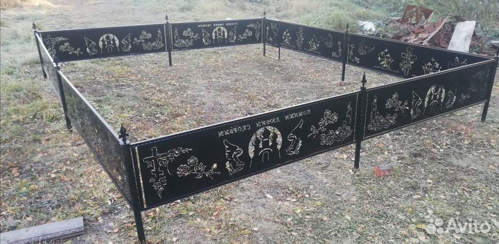Оградки на кладбище
