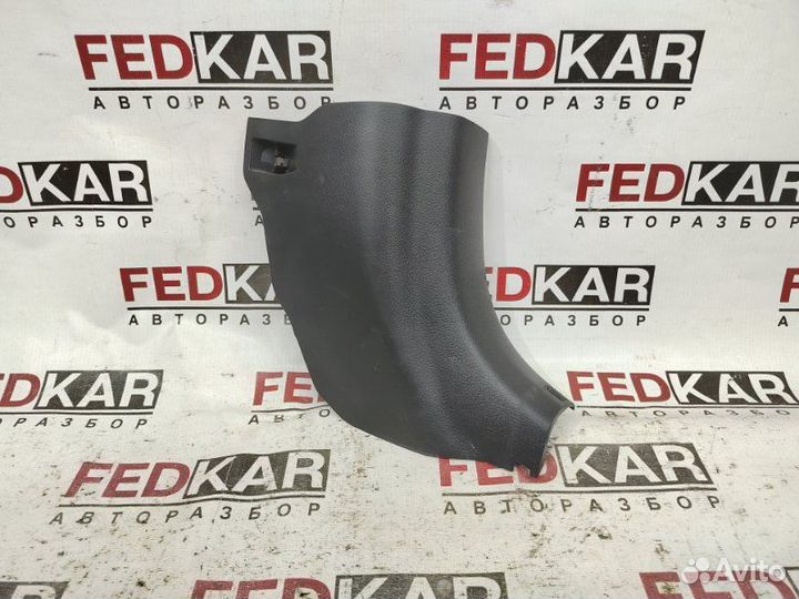 Накладка на порог салона передняя правая Toyota