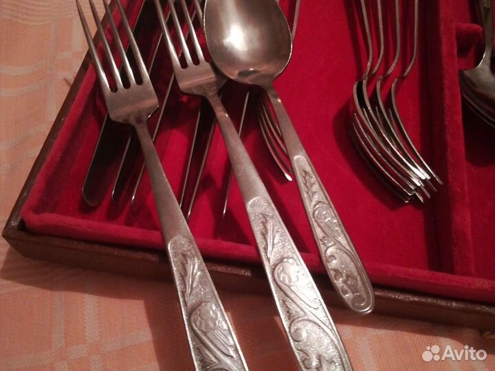 Столовый набор СССР в футляре новый 18 предметов