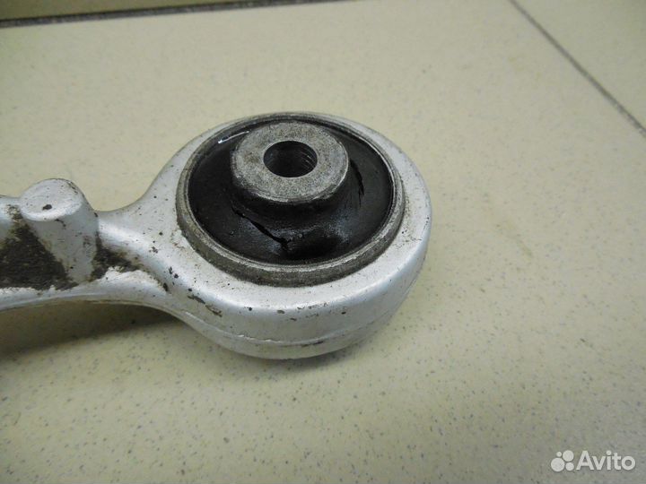 Рычаг передний верхний правый задний Passat B5 200