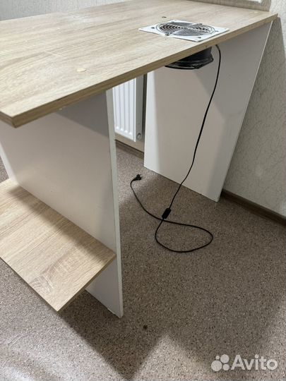 Маникюрный стол с пылесосом