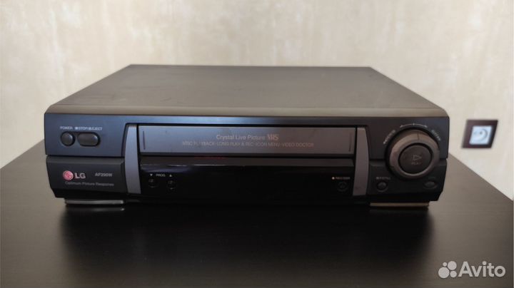 Видеомагнитофон LG AF290W
