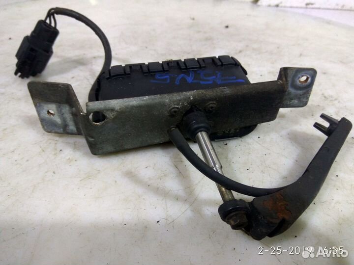 Моторчик омывателя фар правый Volvo S60 V70