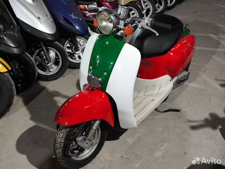 Скутер Honda Giorno Crea. 