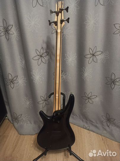 Бас гитара ibanez sr300