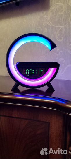 Колонка с беспроводной зарядкой и с подсветкой