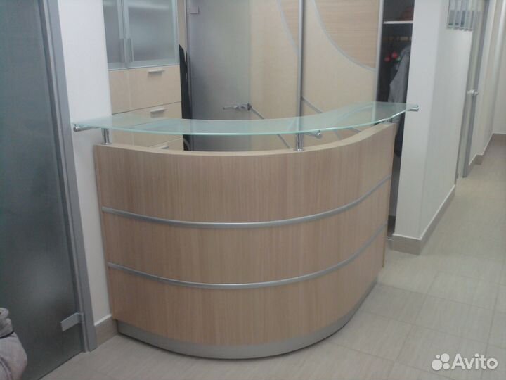 Стойки ресепшен,торговые, барные стойки на заказ