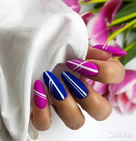 Маникюр, педикюр, оформление бровей