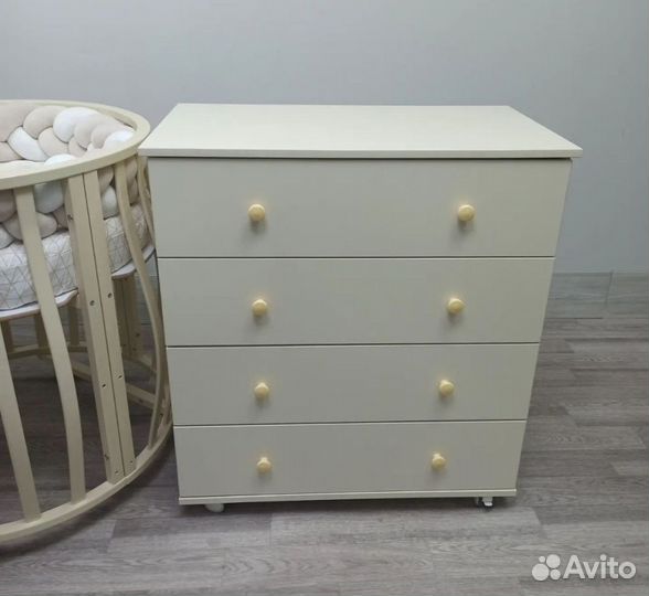 Кроватка овальная и комод новые