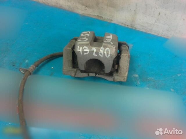 Суппорт задний левый Toyota Camry V50 2011