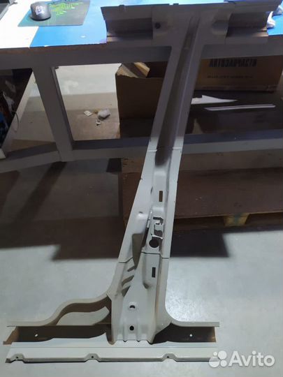 Стойка Кузова Средн. пр. Volvo (6817687), прав/лев