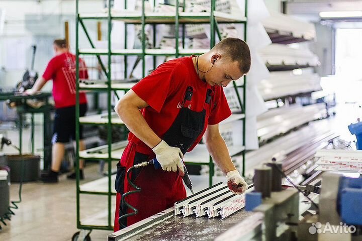 Разнорабочие М и Ж на завод в Крымск