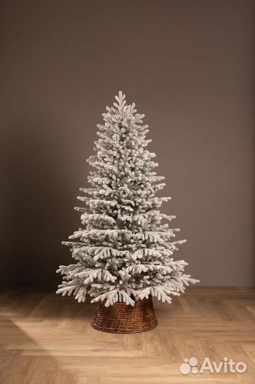 Елка искусственная заснеженная Уральская