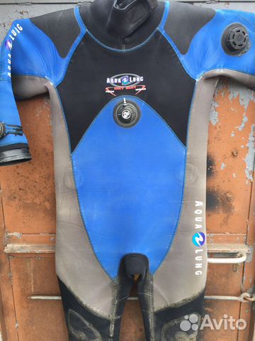 Сухой гидрокостюм для дайвинга