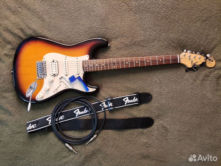 Электрогитара Fender squier bullet Strat