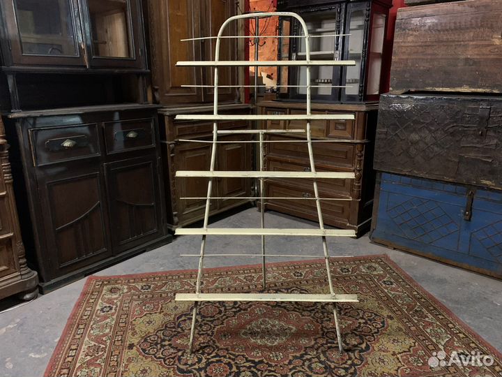 Выставочный стеллаж СССР