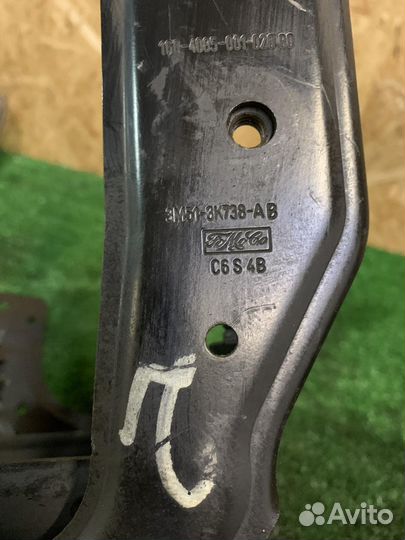 Кронштейн насоса гур Volvo S40 C30 2008-2012