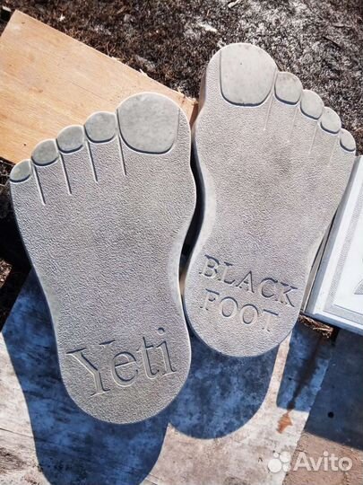 Бетонные стопы Снежного человека, Вазоны