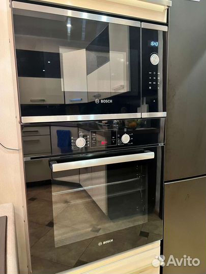 Духовой шкаф и микроволновка Bosch