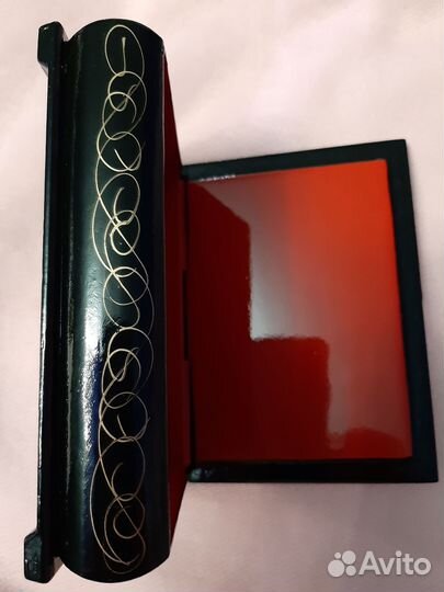 Шкатулка для украшений лаковая