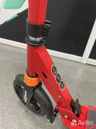 Самокат с амортизатором
