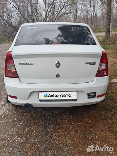 Renault Logan 1.6 МТ, 2013, битый, 215 000 км