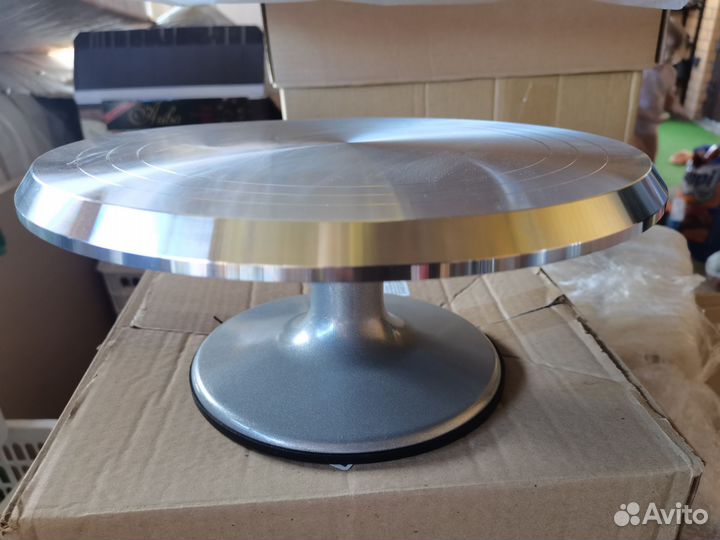 Тортовница или поворотный столик для тортов
