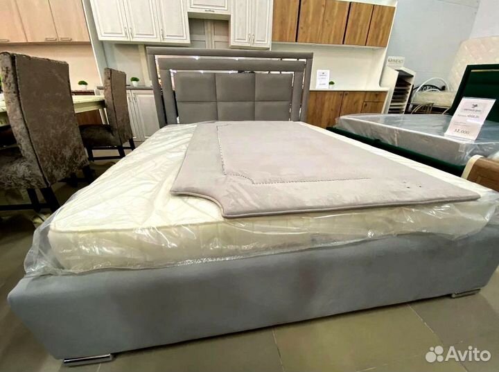 Кровать двухспальная