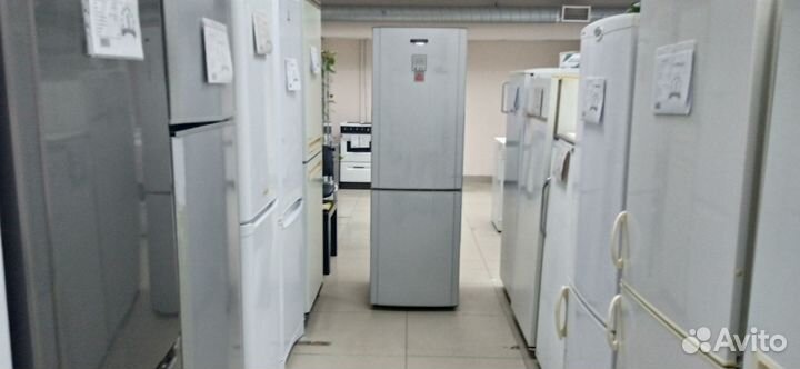 Холодильник Samsung