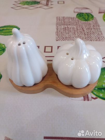 Солонка и перечница фарфор