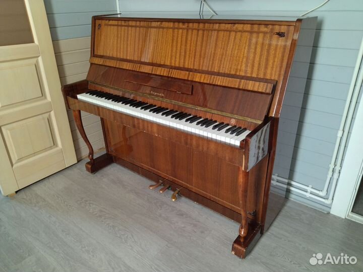 Фортепиано Лирика,в рабочем состоянии