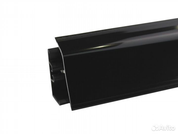 Плинтус LB-38 №057 (Черный глянец) 3,0 м пп