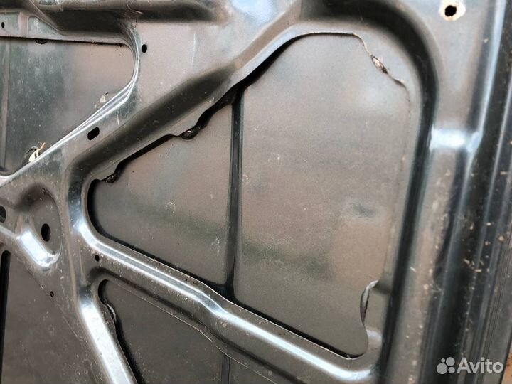 Капот на Mitsubishi Pajero 1 поколения