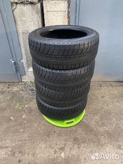 Bridgestone Blizzak VRX 235/50 R18