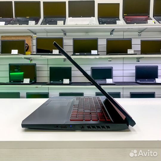 Игровой ноутбук Acer 17