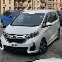 Honda Freed+ 1.5 CVT, 2017, 108 000 км, с пробегом, цена 1 930 000 руб.