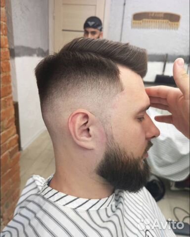 Барбер. Стрижка. В центре