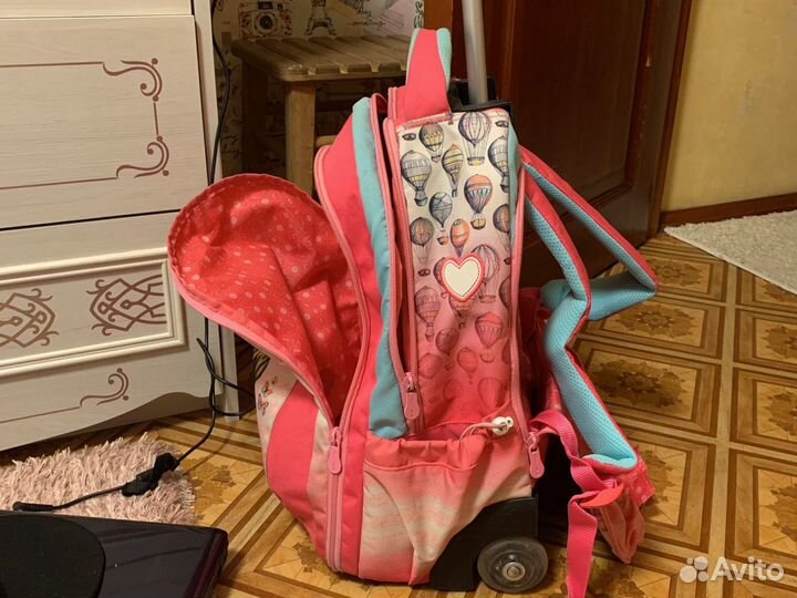 Рюкзак на колесиках